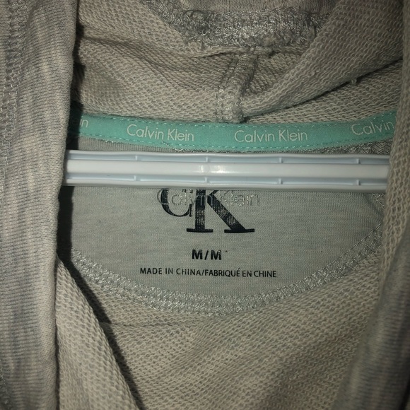 CALVIN KLEIN top - Picture 2 of 2